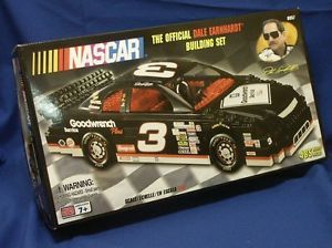 Lego Mega Blocks NASCAR 3 Dale Earnhardt Building Set 485 Pieces 1 16 Scale